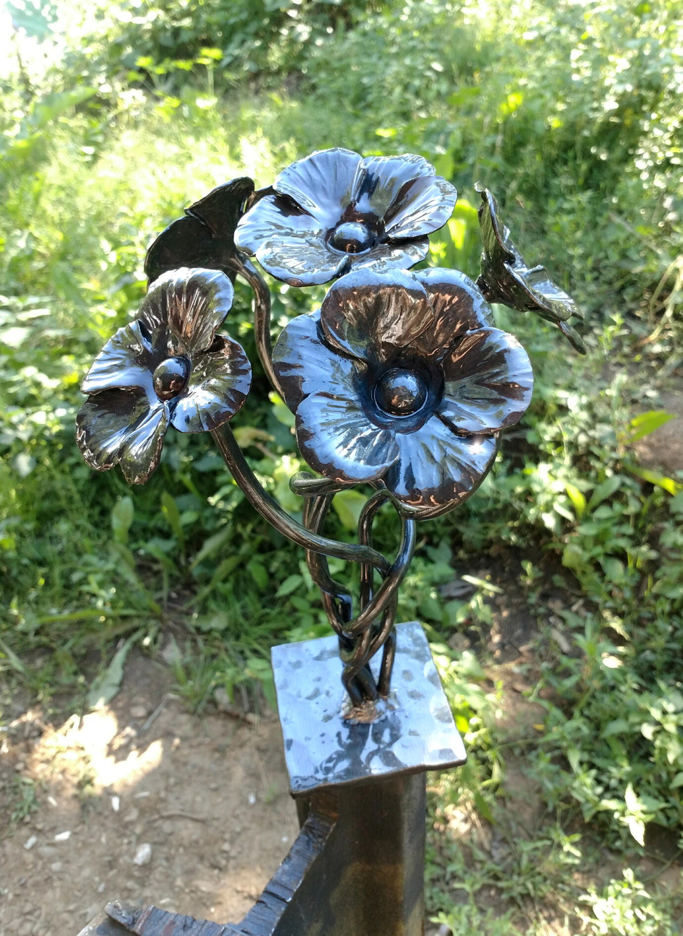 Buchet de maci din fier forjat Buchet de maci din fier forjat, lucrat manual — Nix Forge, Prahova